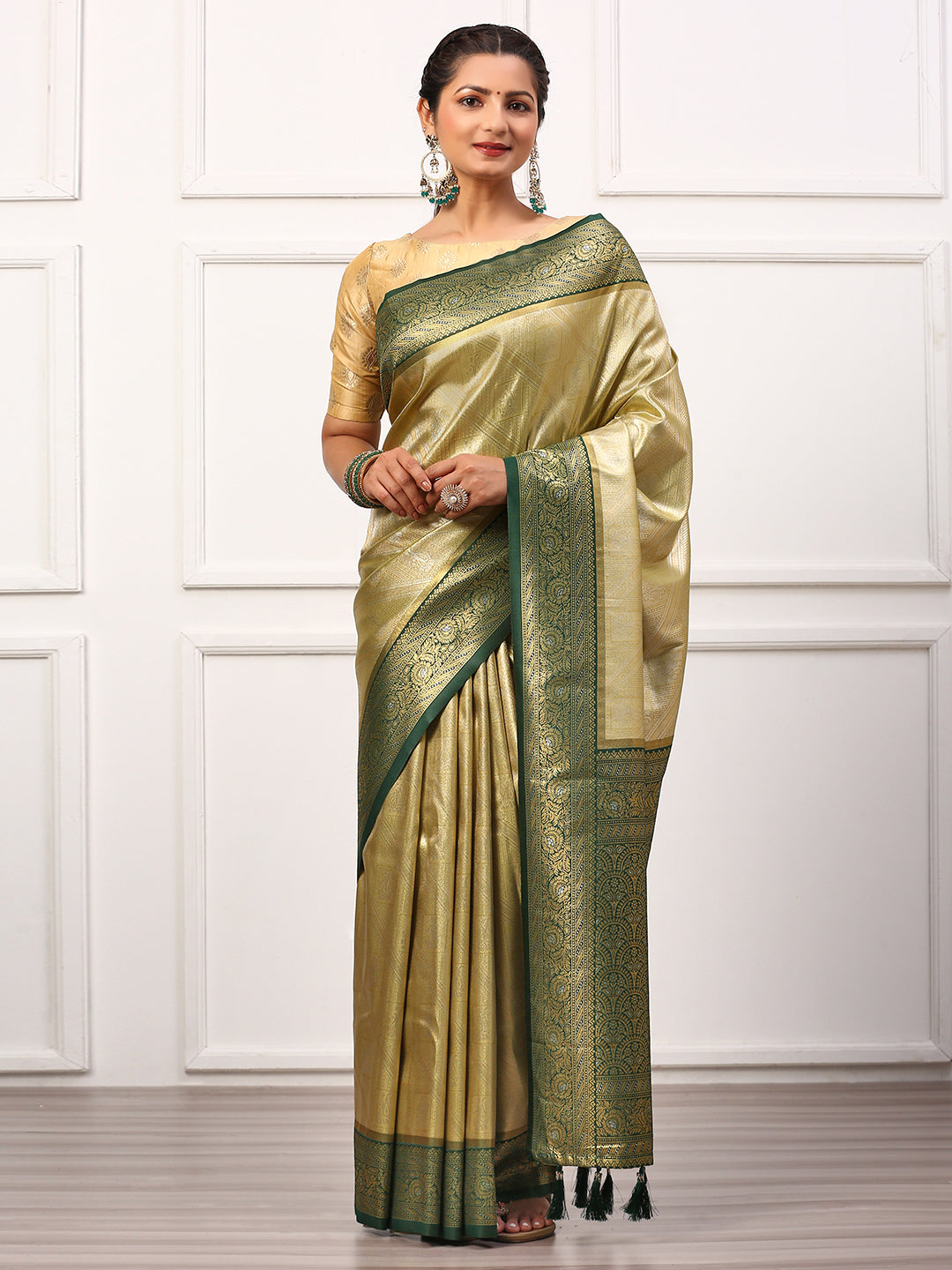 Womens Semi Silk Saree Green SS261