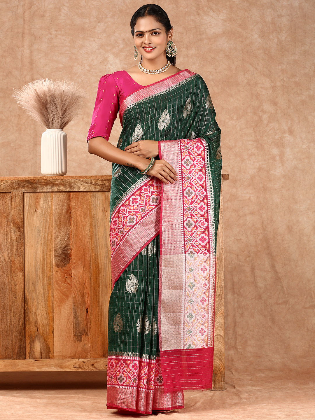 Women Semi Raw Silk Weaving Saree Green SRS84