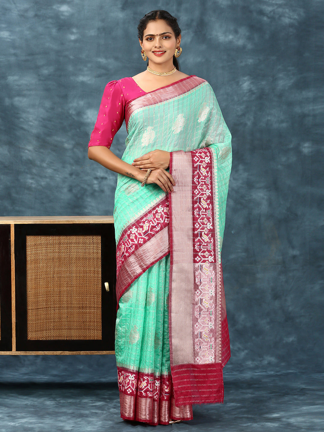 Women Semi Raw Silk Weaving Saree Green SRS87