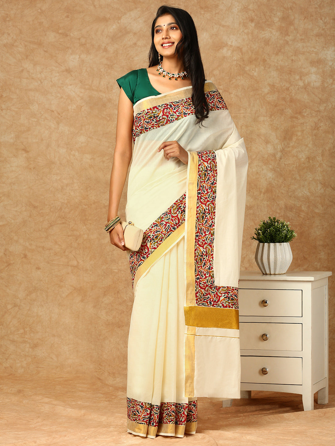 Women Kerala Cream Saree KS161