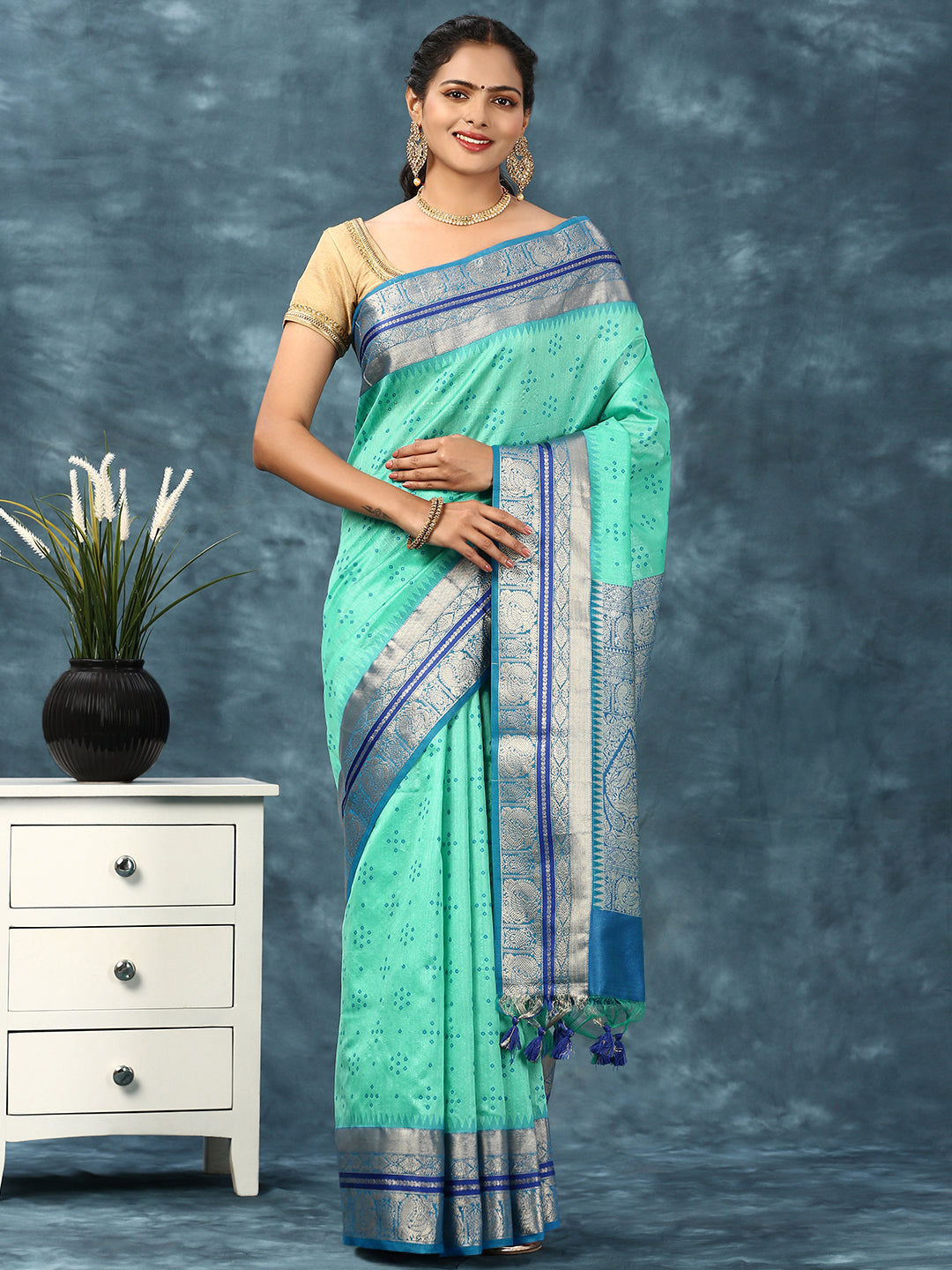 Womens Semi Cotton Weaving Saree SCS93