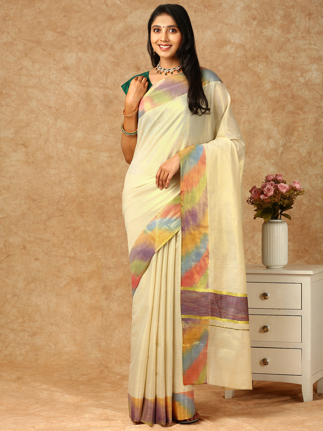 Women Kerala Gold Tissue Saree KS160