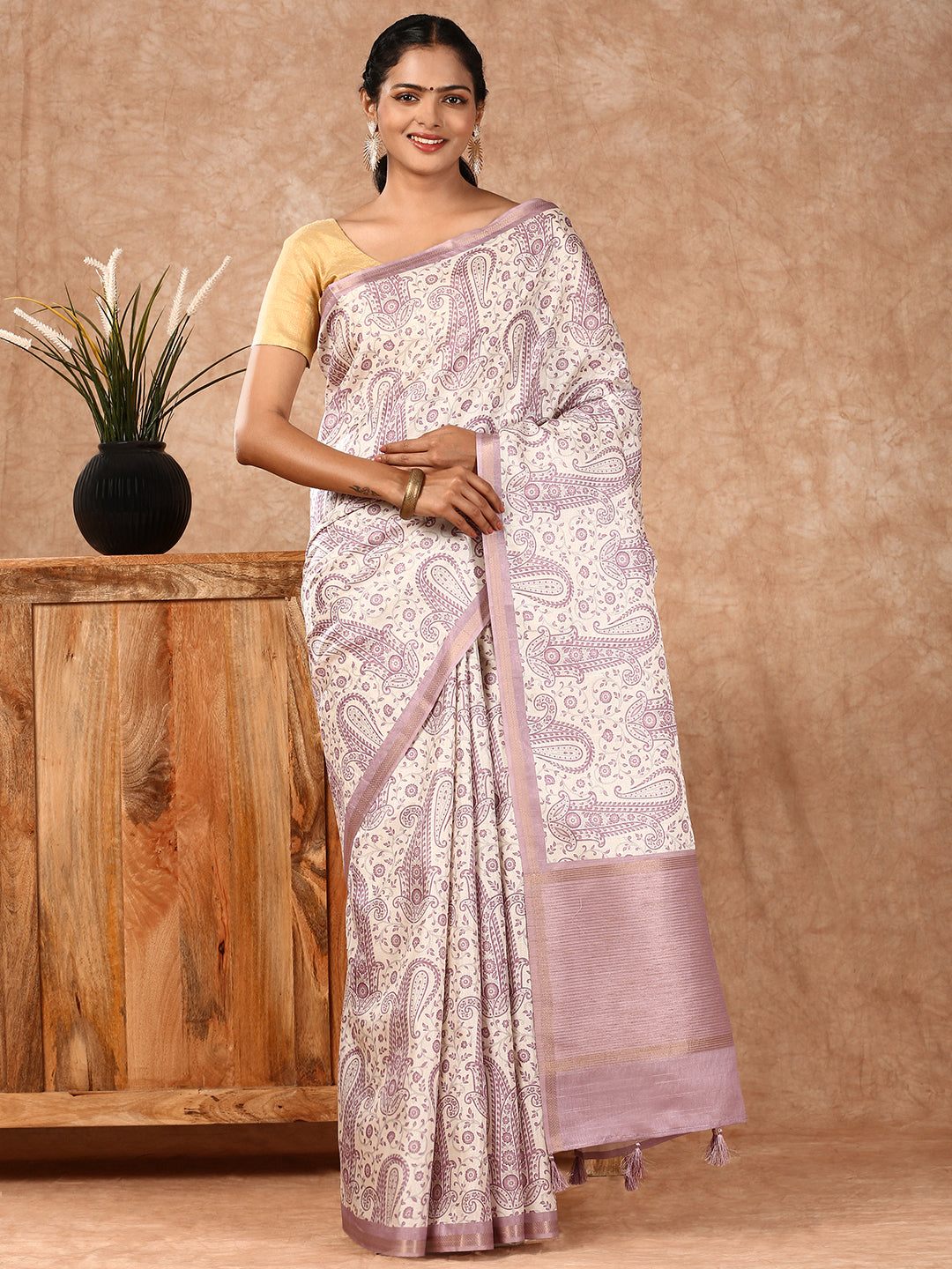 Women Semi Tussar Printed Saree ST157