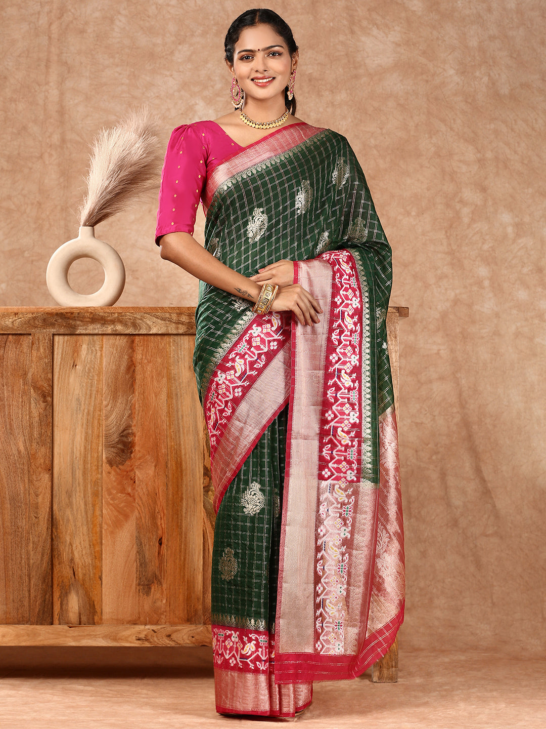 Women Semi Raw Silk Weaving Saree Green SRS79