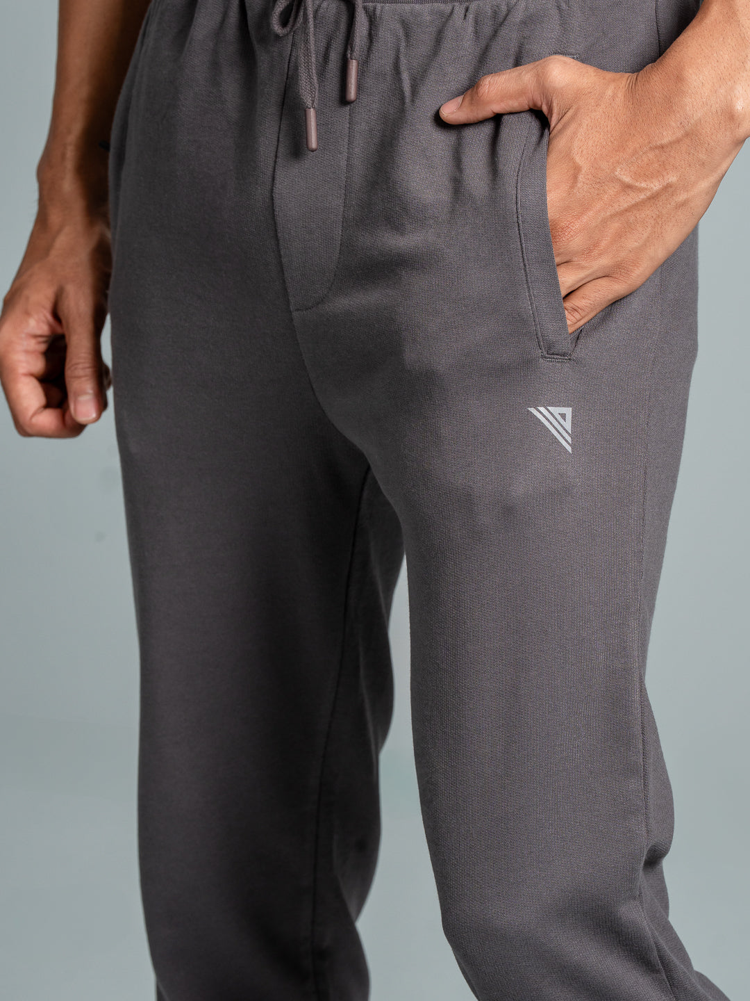 Men Combed Cotton Rich Jogger with Side Pockets Dark Grey EJ2