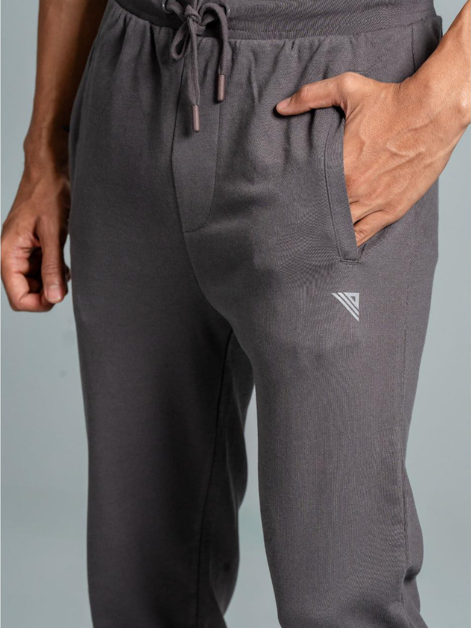 Men Combed Cotton Rich Jogger with Side Pockets Dark Grey EJ2