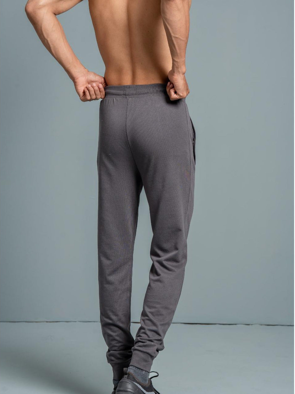 Men Combed Cotton Rich Jogger with Side Pockets Dark Grey EJ2