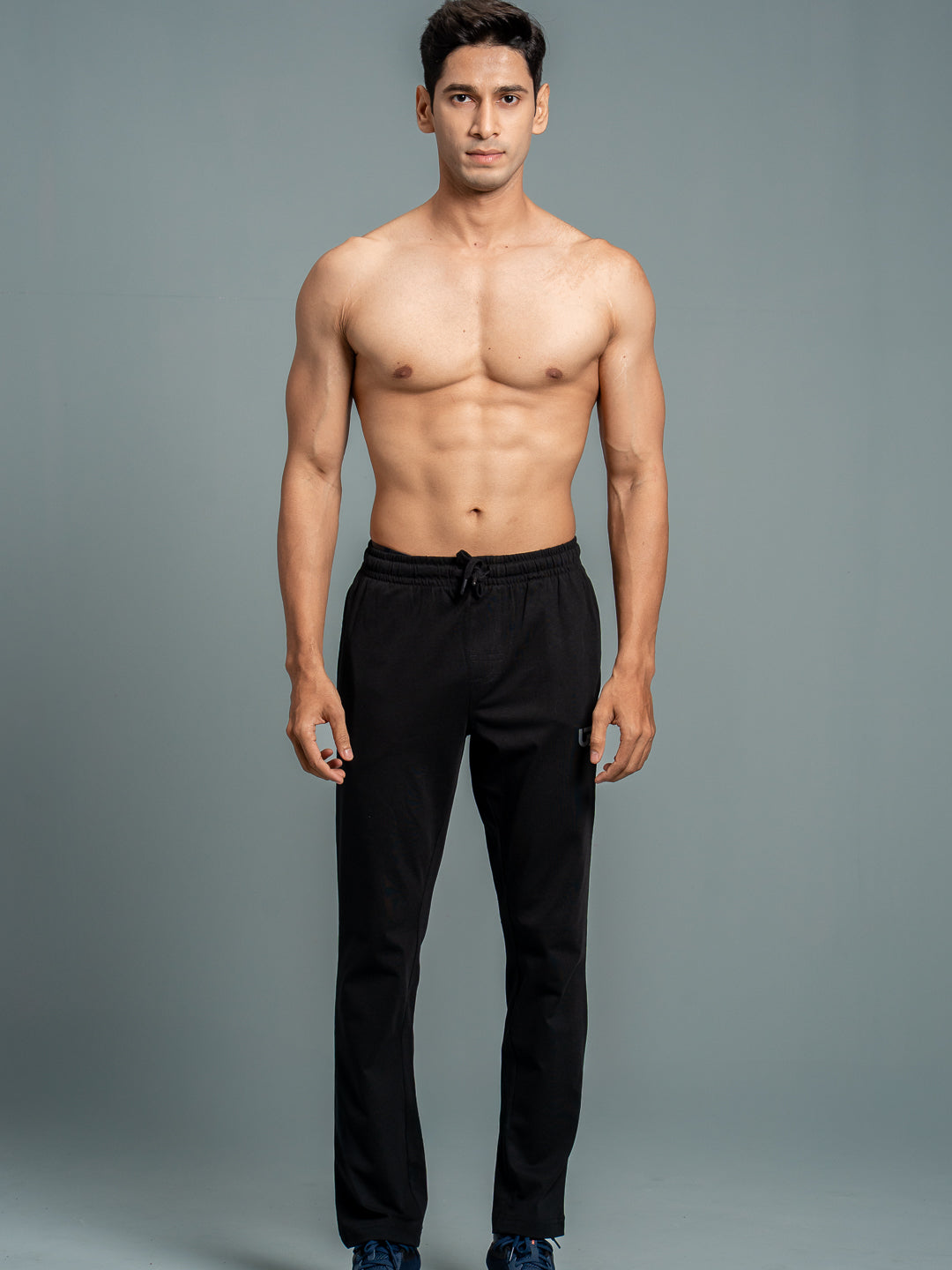 Men Combed Cotton Rich Regular Fit Track pant with Side Pockets Black AGT3