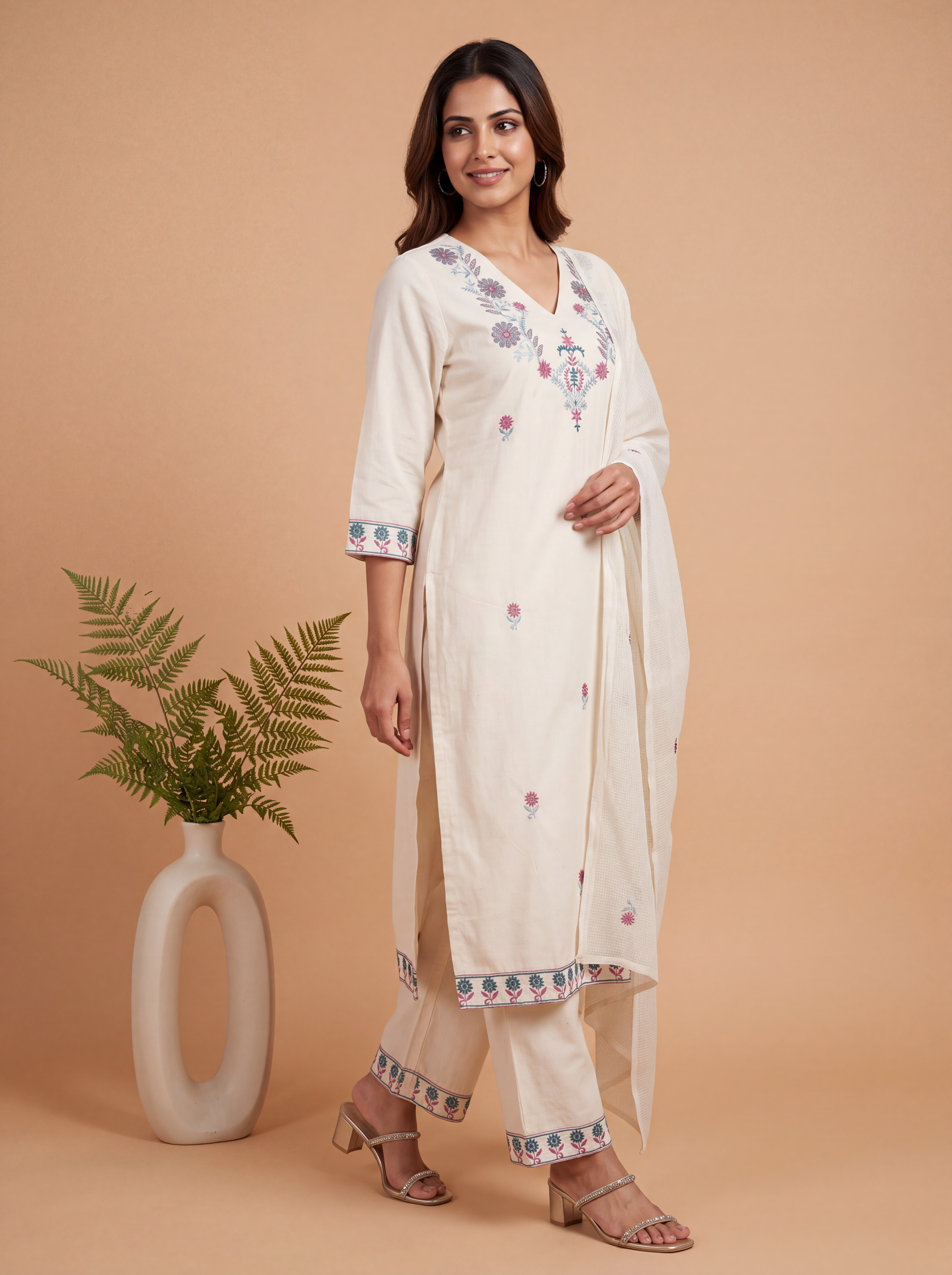 Women Embroidered White Kurti Set EKS147