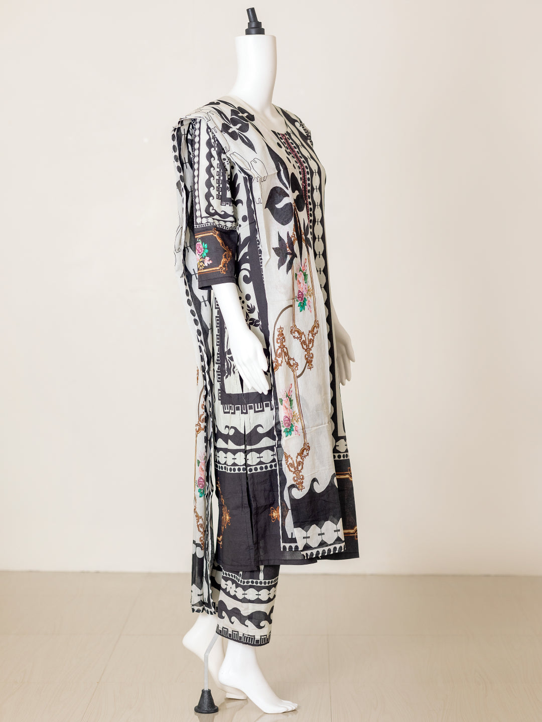 Women Black&OffWhite Cotton Printed Kurti Set EKS53