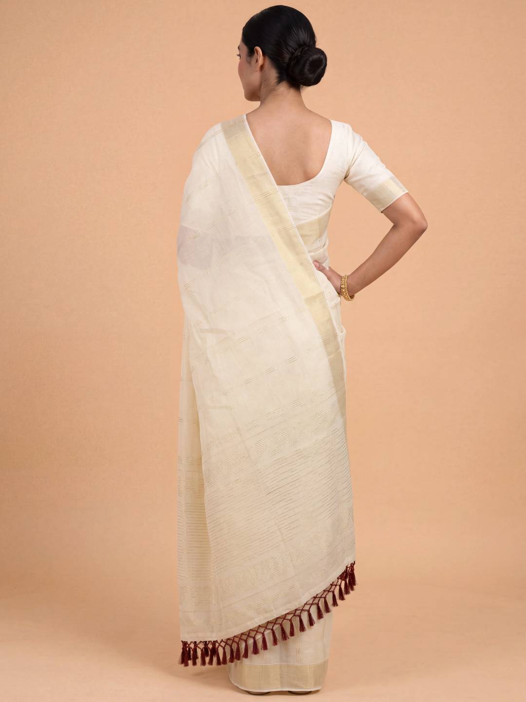 Women Kora Cotton Cream Kerala Saree with Gold Jari KLS54