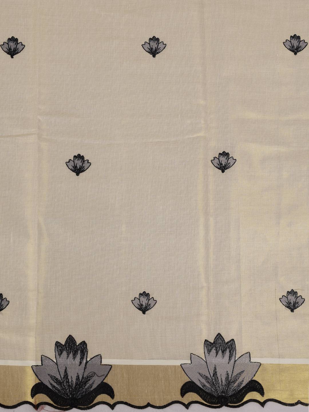 Women Tissue Embroidered with Flower Scallop Work Saree KLS46