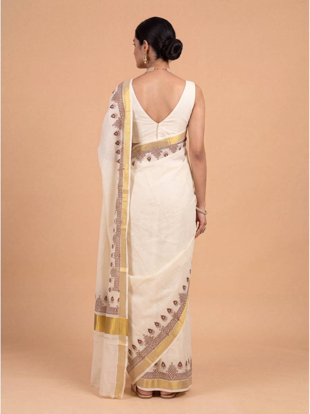 Women Kora Cotton Cream Kerala Printed Saree with Gold Jari KLS33
