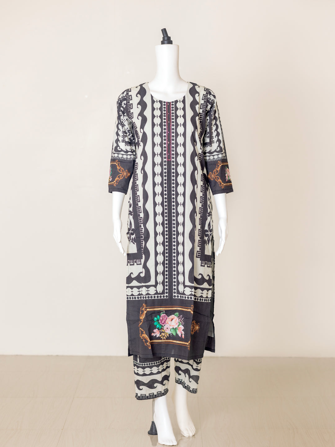 Women Black&OffWhite Cotton Printed Kurti Set EKS53