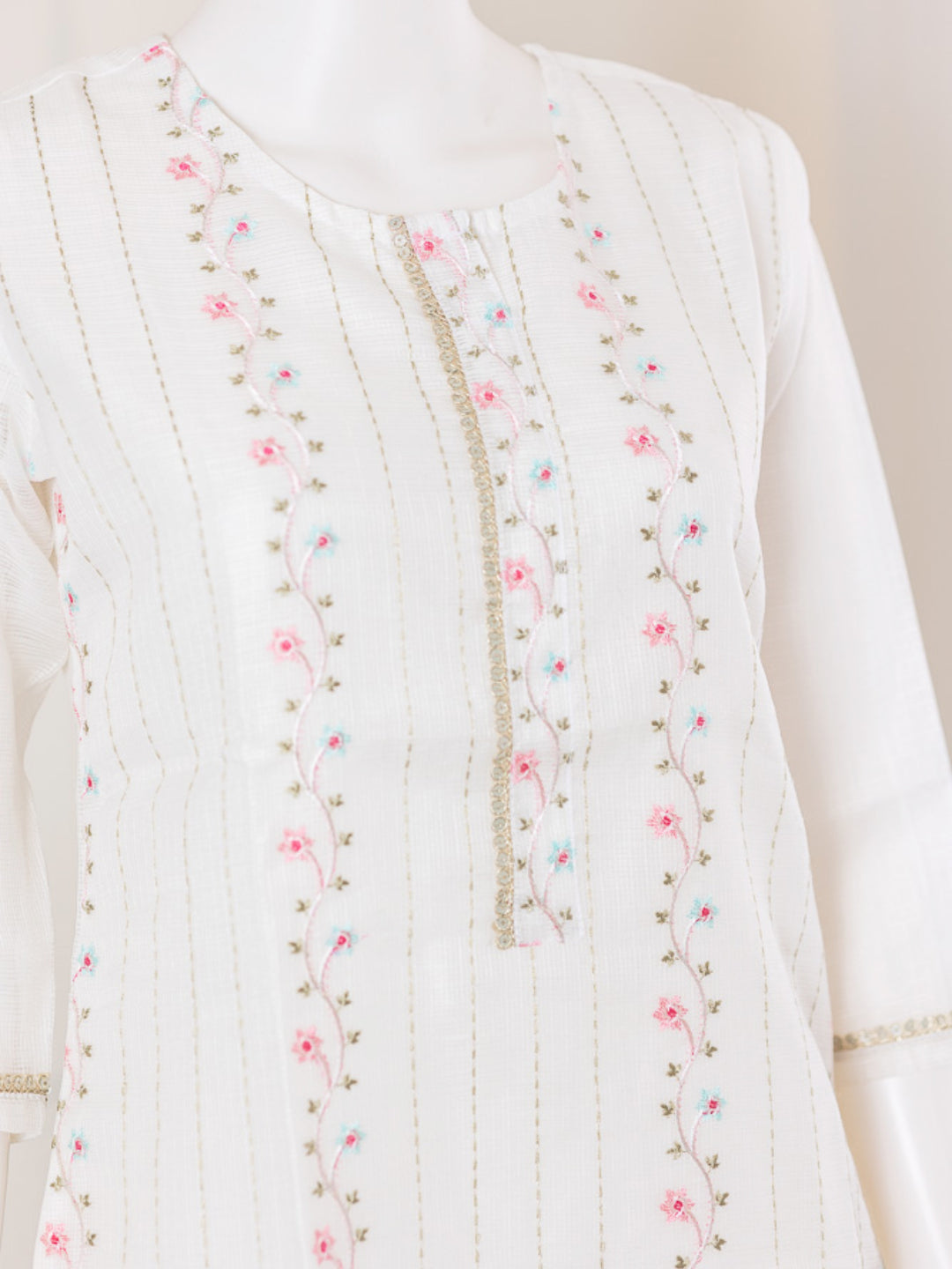 Women Cotton White Embroidered Kurti Set EKS64