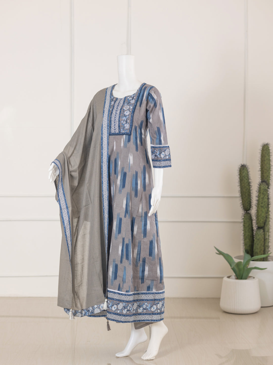 Women Grey Cotton Kurti Set EKS55