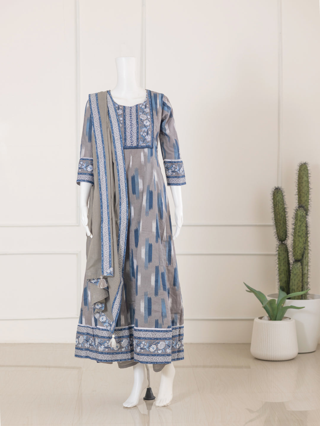 Women Grey Cotton Kurti Set EKS55