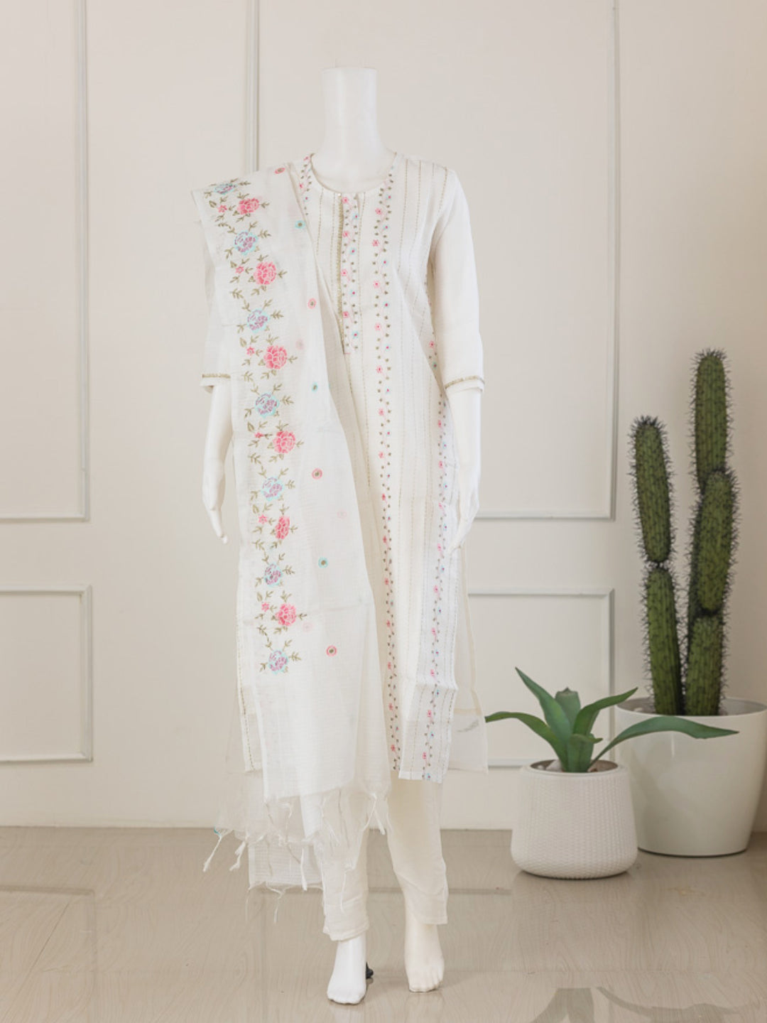 Women Cotton White Embroidered Kurti Set EKS64