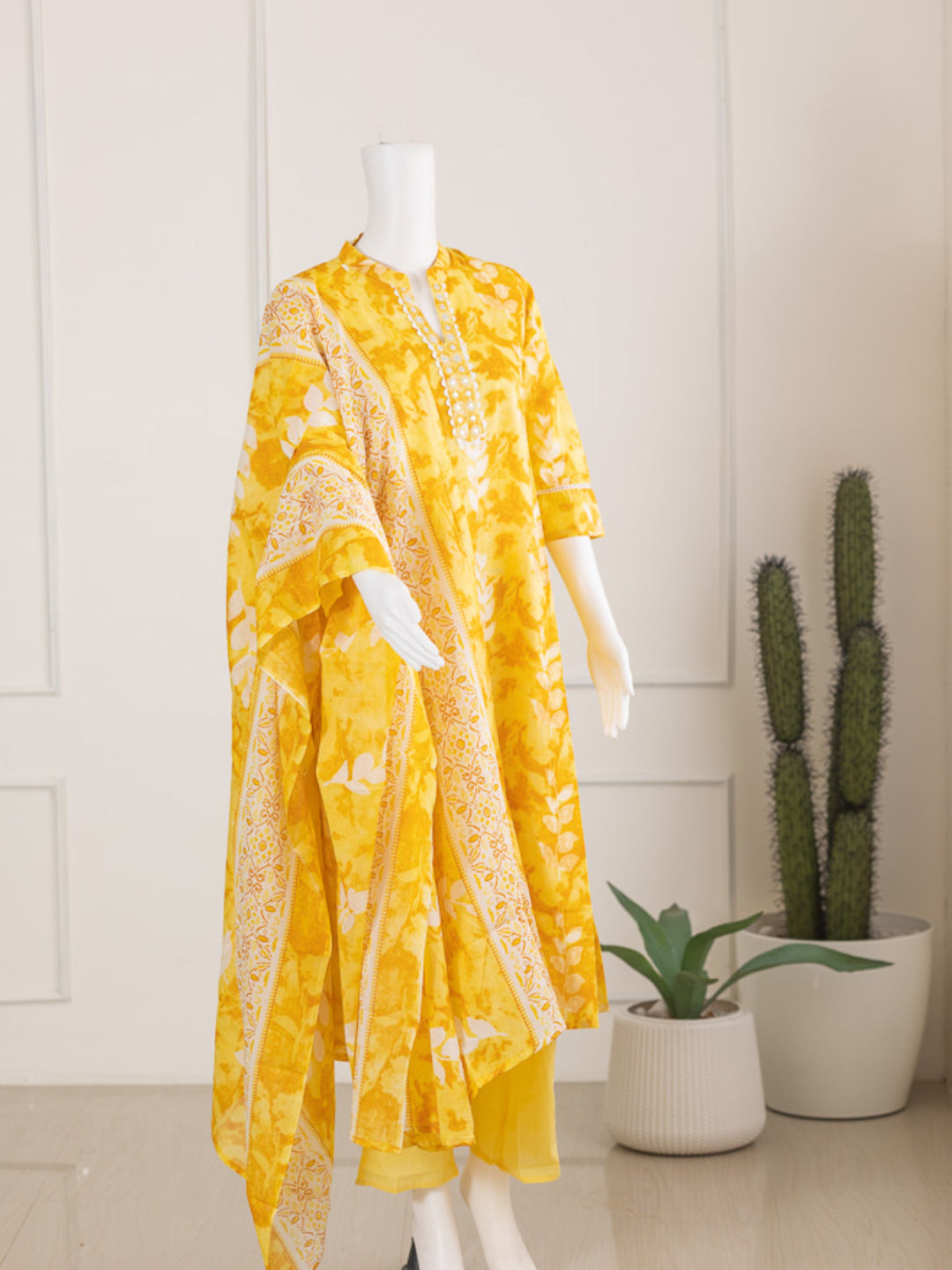 Women Yellow Cotton Kurti Set EKS60