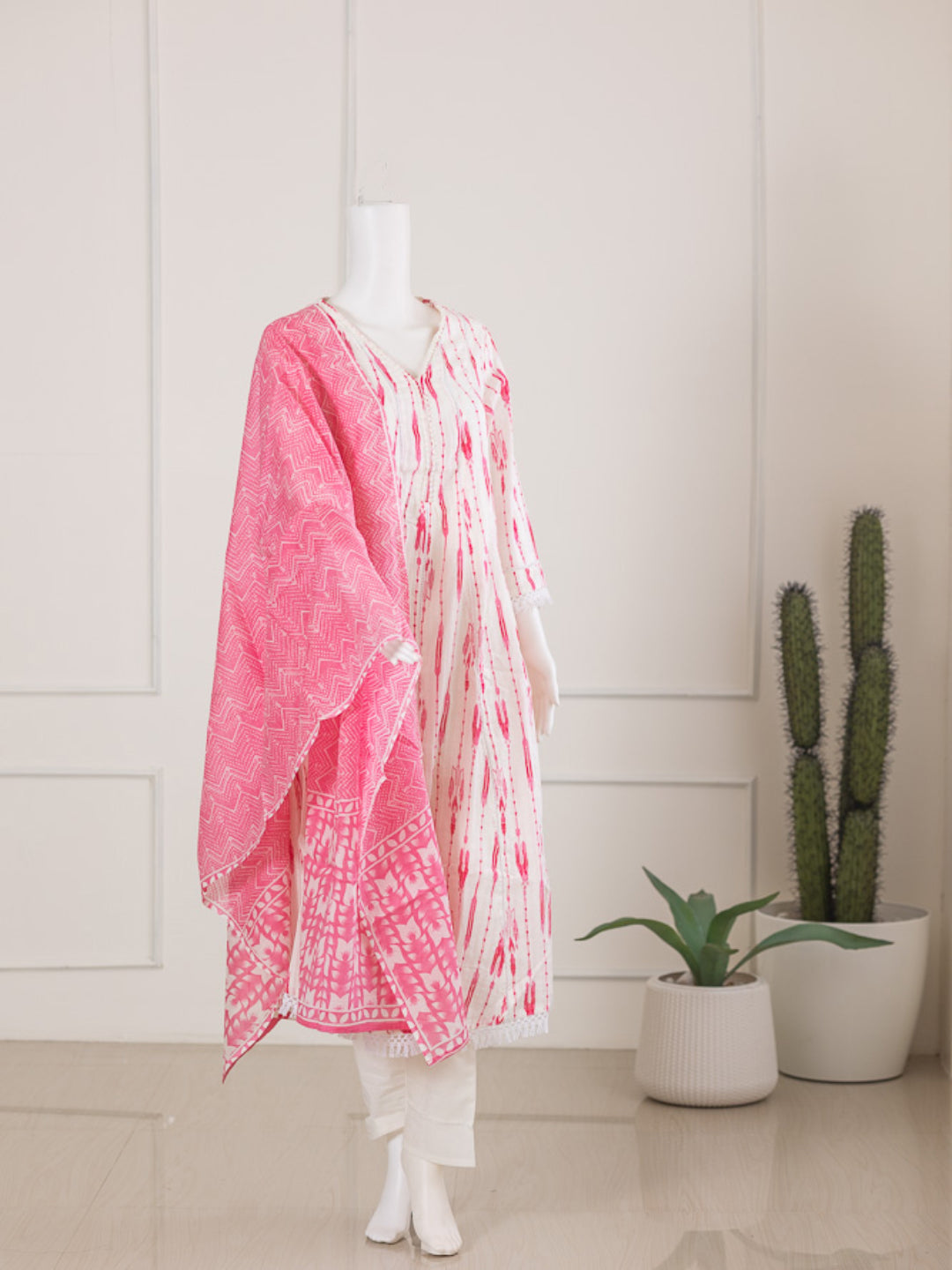 Women White Cotton Kurti Set EKS65