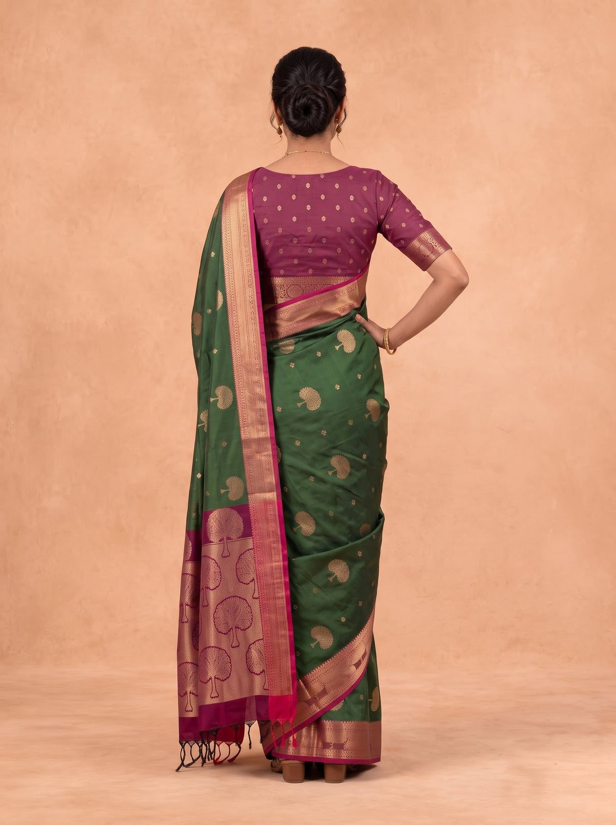 Women Soft Silk Olive Green With Maroon Saree SS468