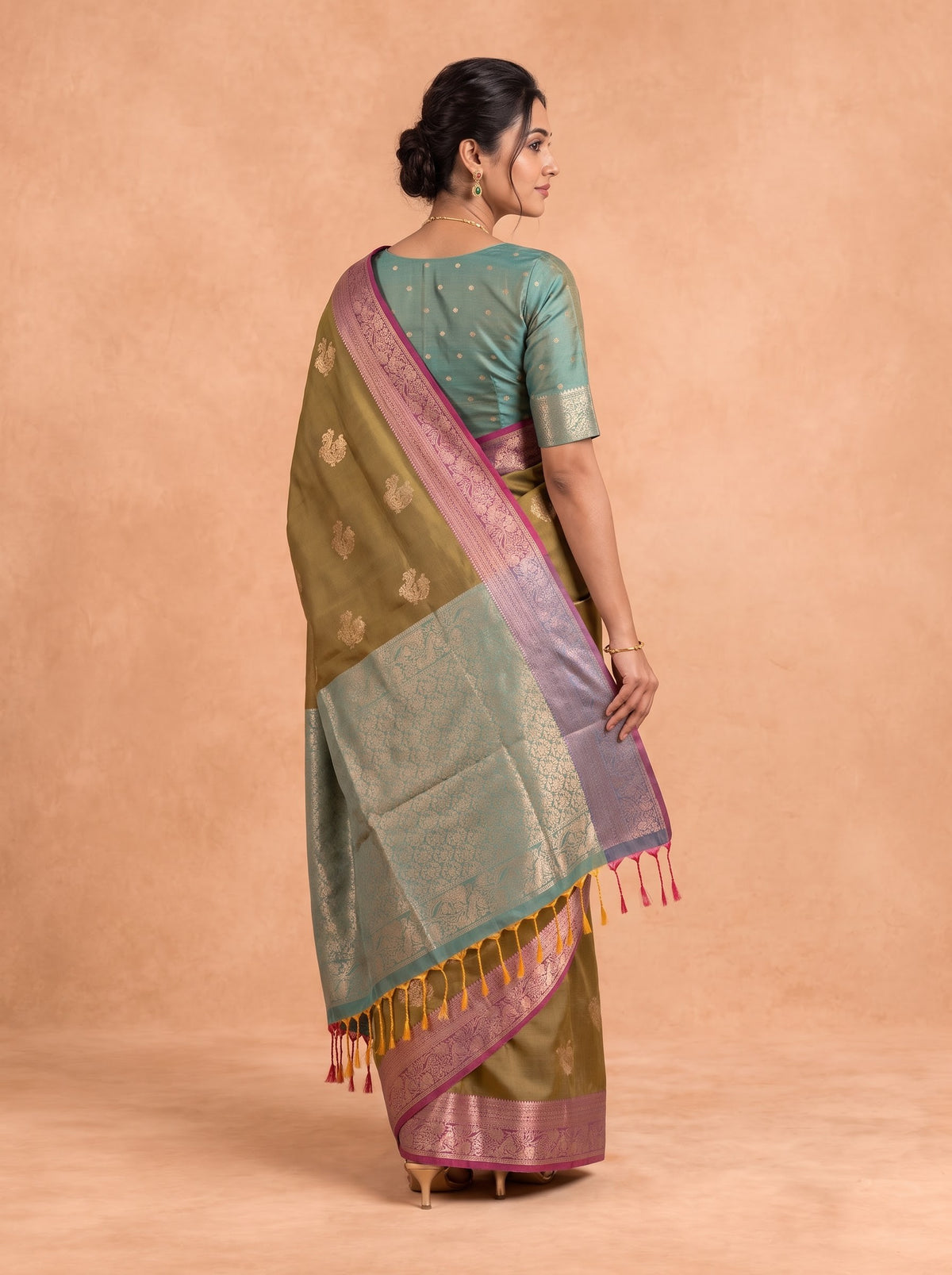 Women Soft Silk Olive Green With Dark Pink Saree SS446