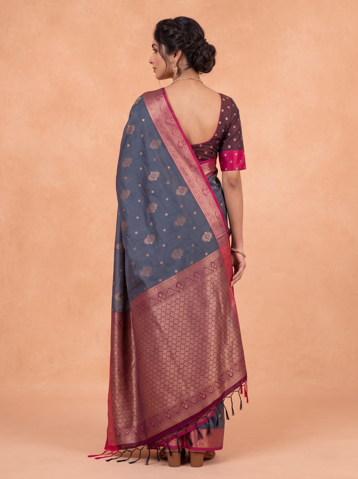 Women Soft Silk Grey Saree SS493