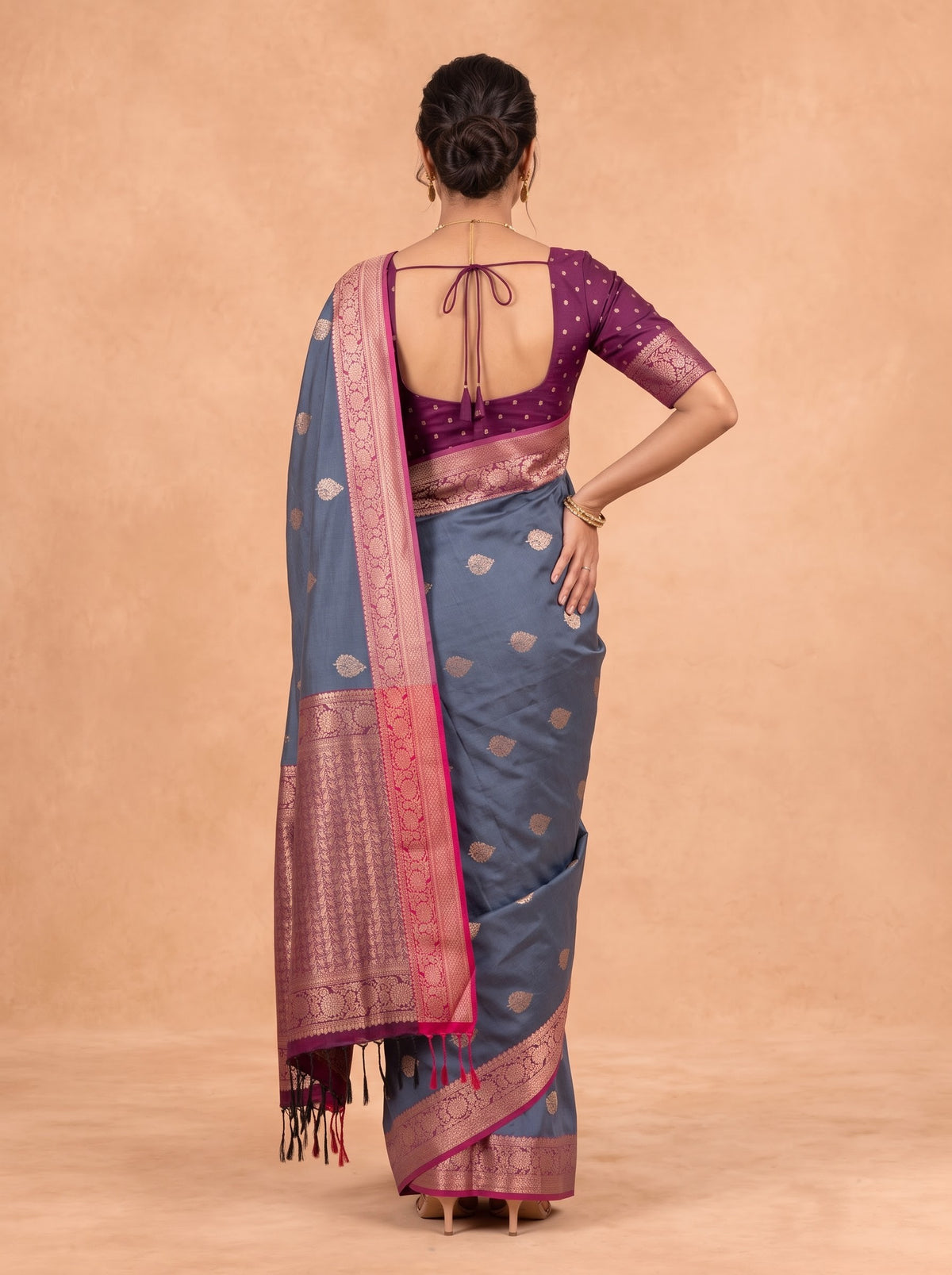 Women Soft Silk Grey Saree SS486