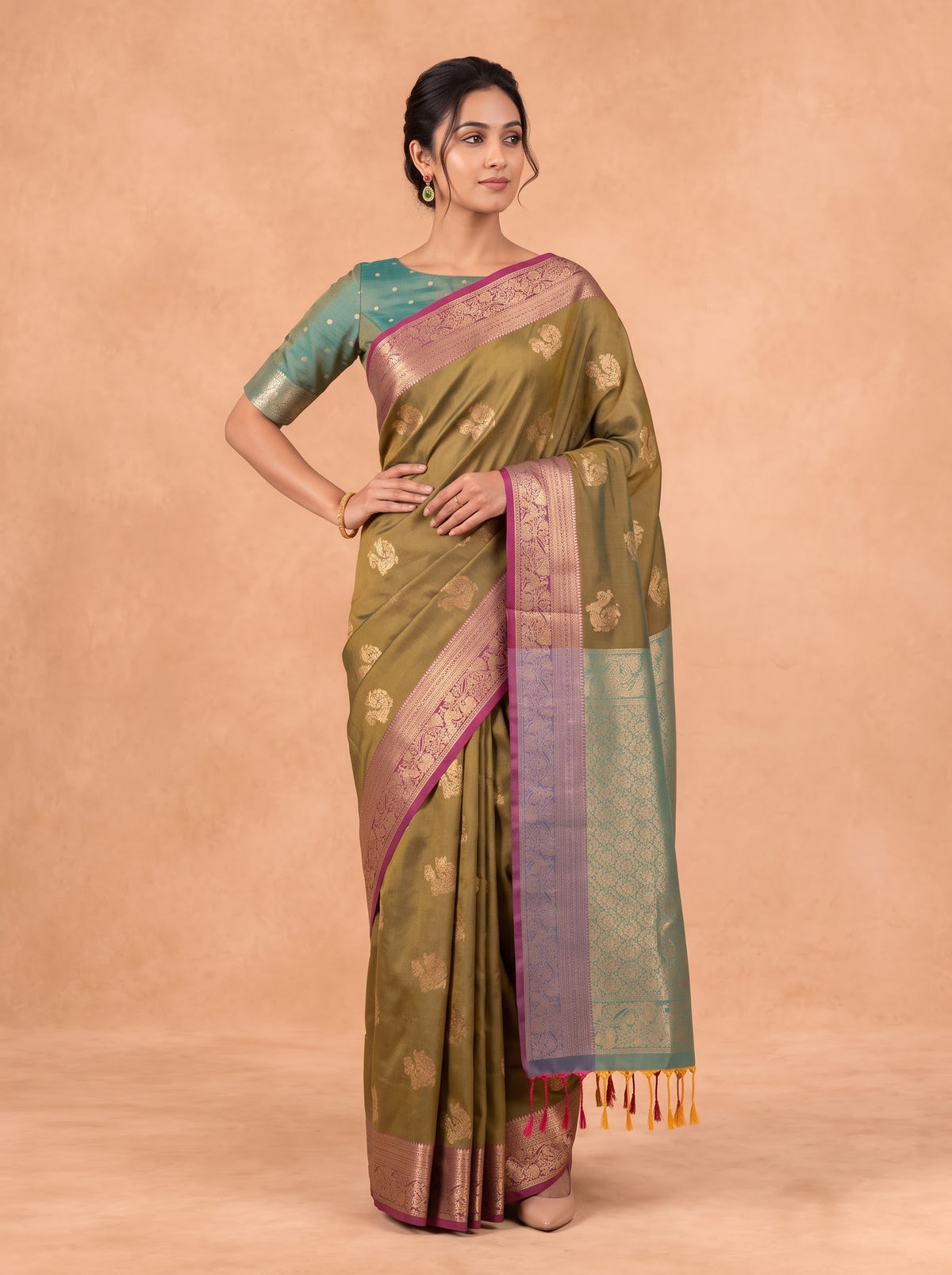 Women Soft Silk Olive Green With Dark Pink Saree SS446