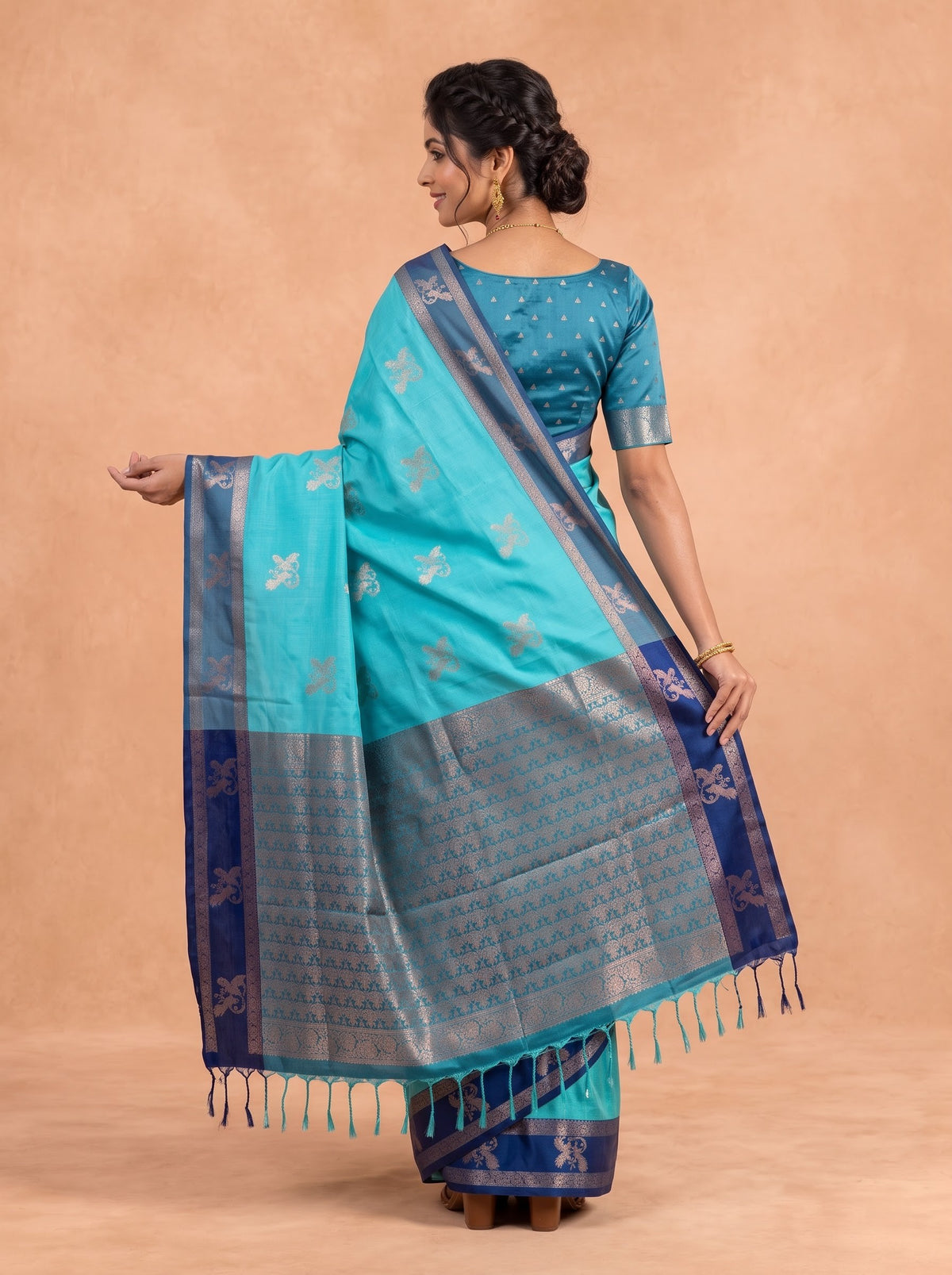 Women Soft Silk Bright Teal With Dark Blue Saree SS423
