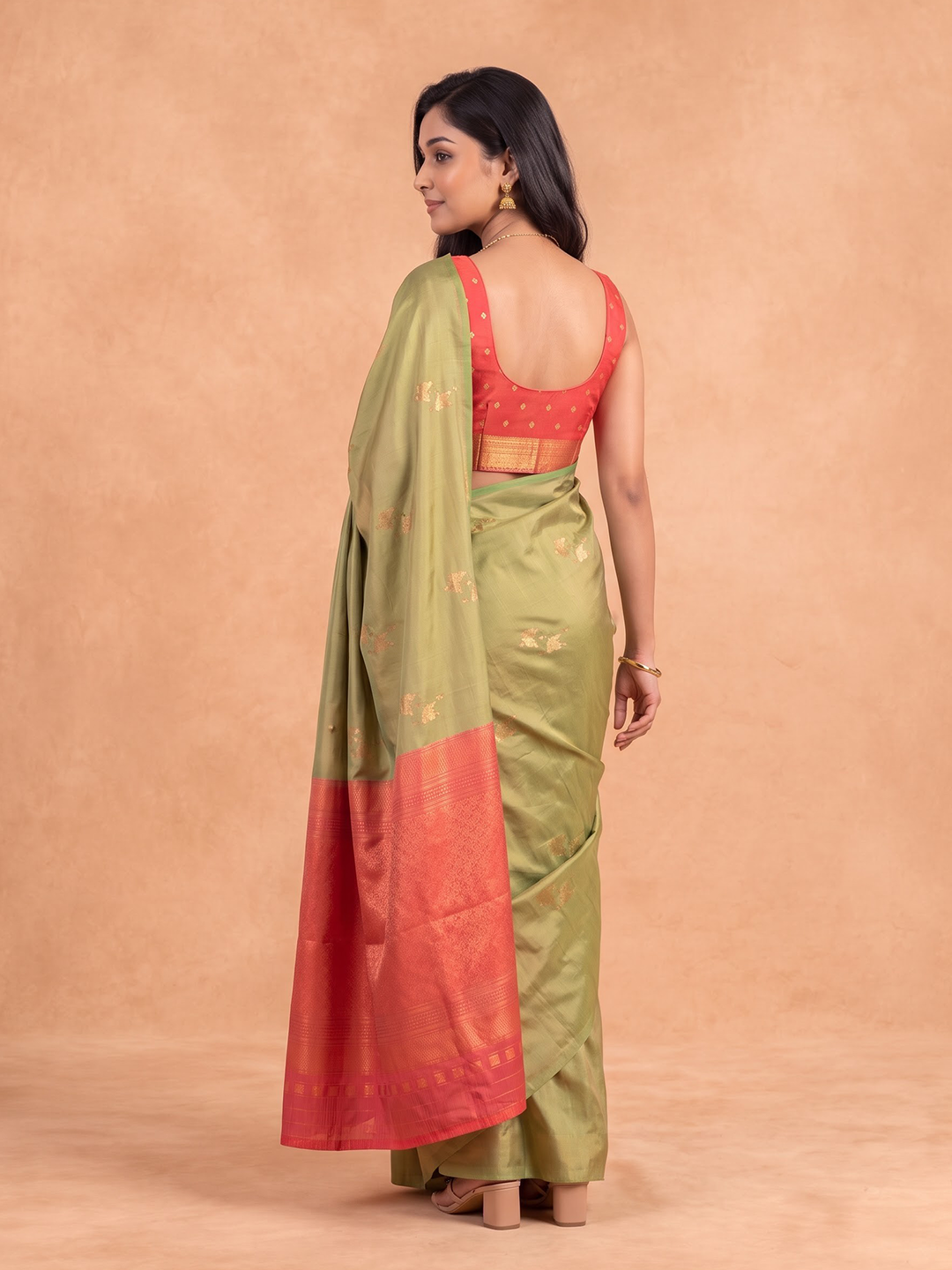 Women Soft Silk Peach Pink With Green Saree SS535