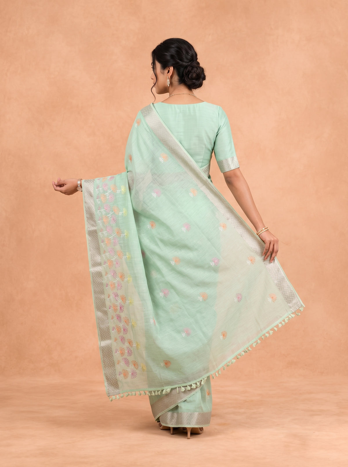 Women Semi Linen Pista green Embroidered Saree SL283