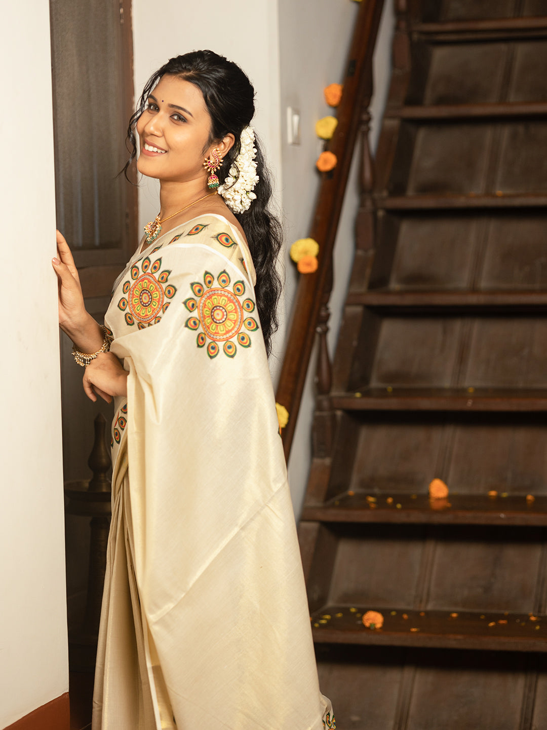 Women Kerala Traditional Fancy Printed Saree Cream KS201
