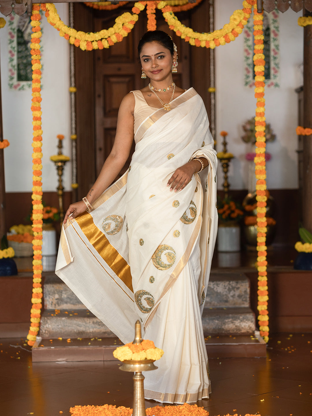 Women Kerala Cream Cotton Saree with Golden Border KS171