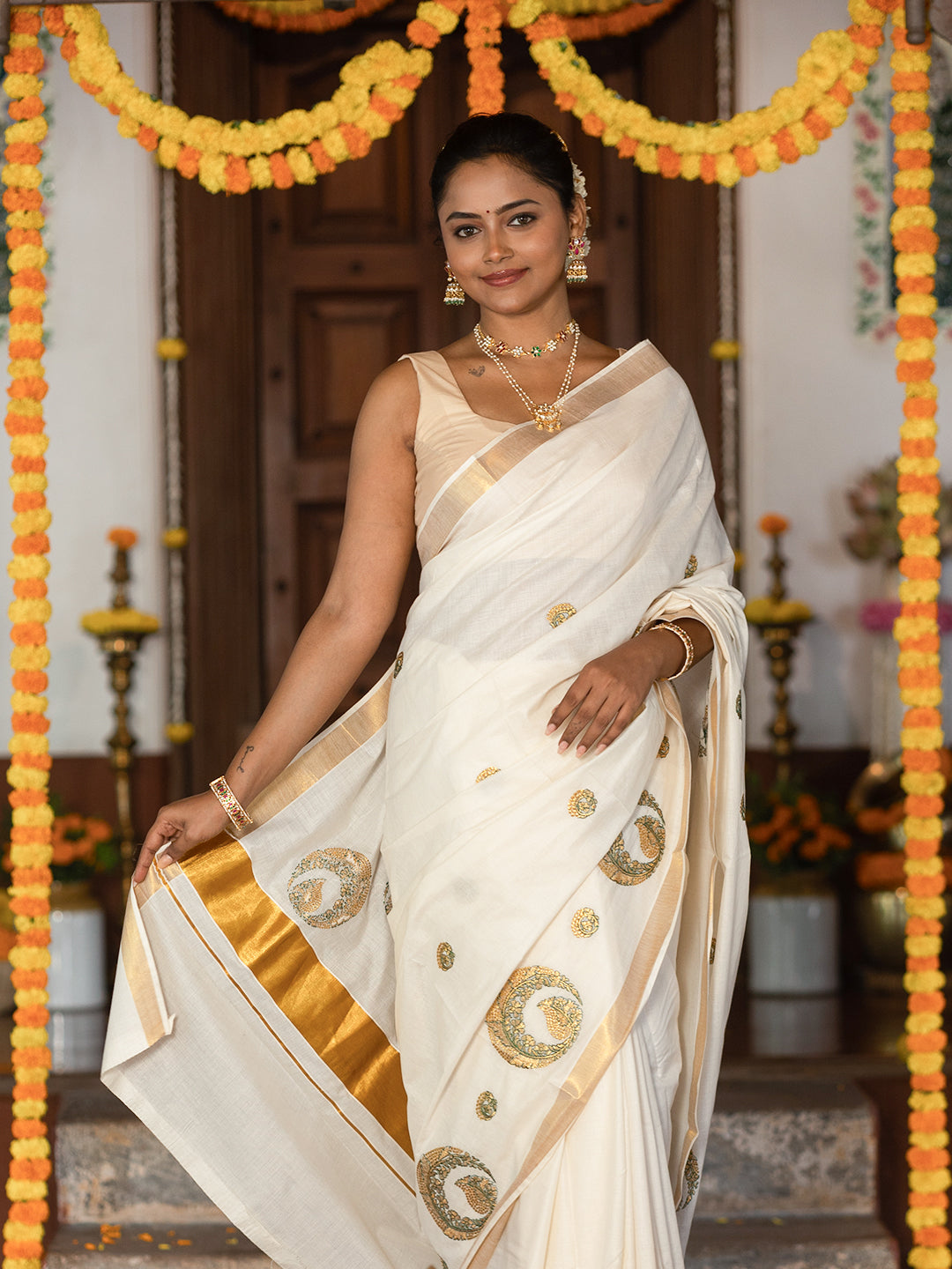 Women Kerala Cream Cotton Saree with Golden Border KS171