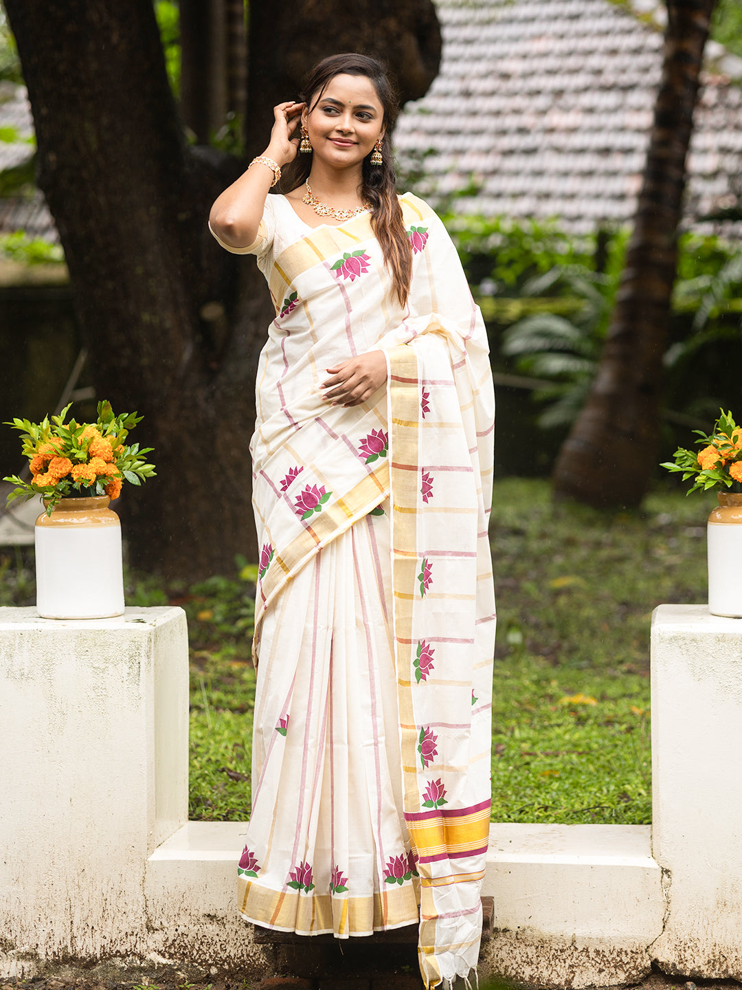 Women Traditional Kerala Saree with Lotus Design KS188