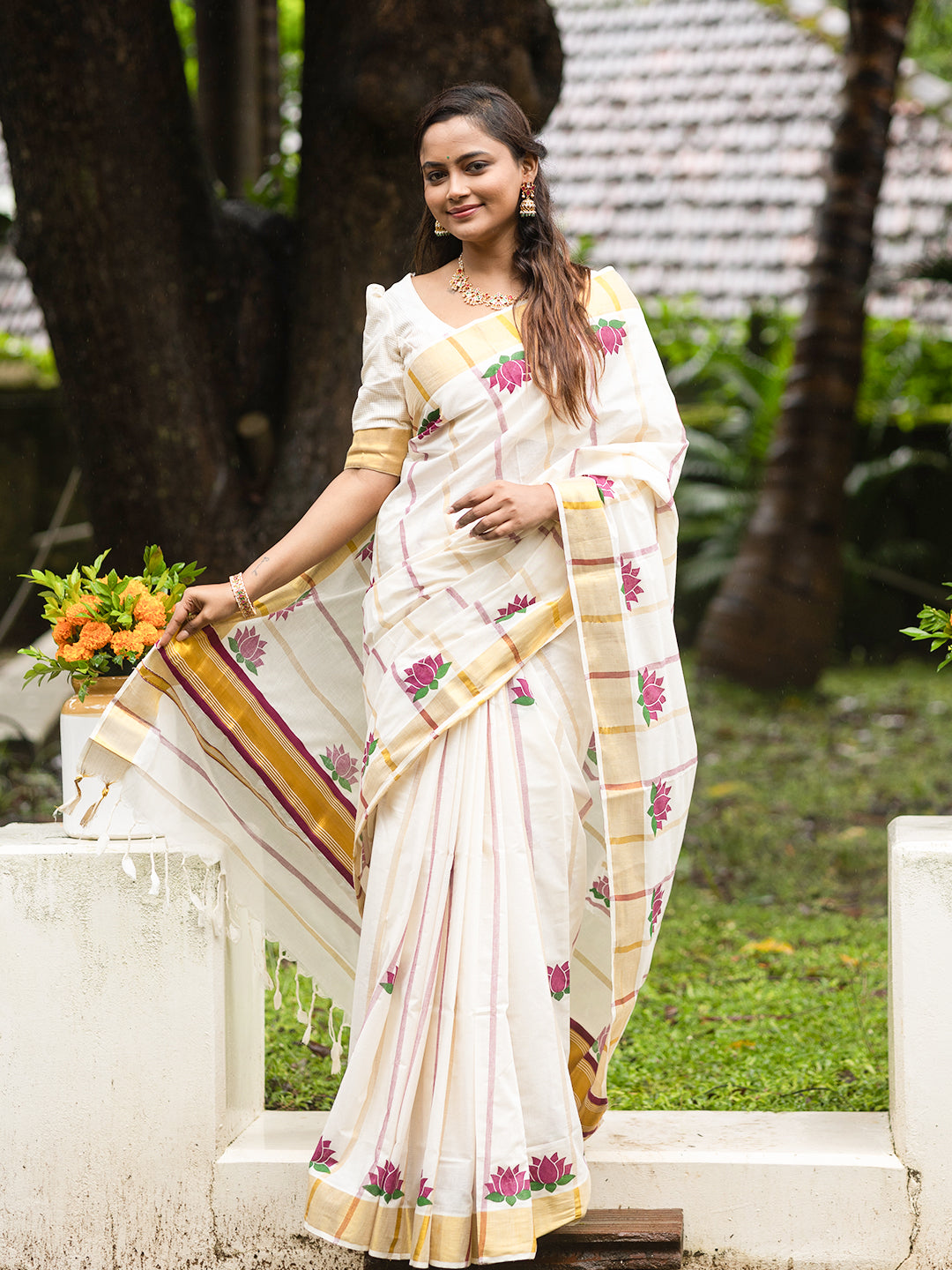 Women Traditional Kerala Saree with Lotus Design KS188