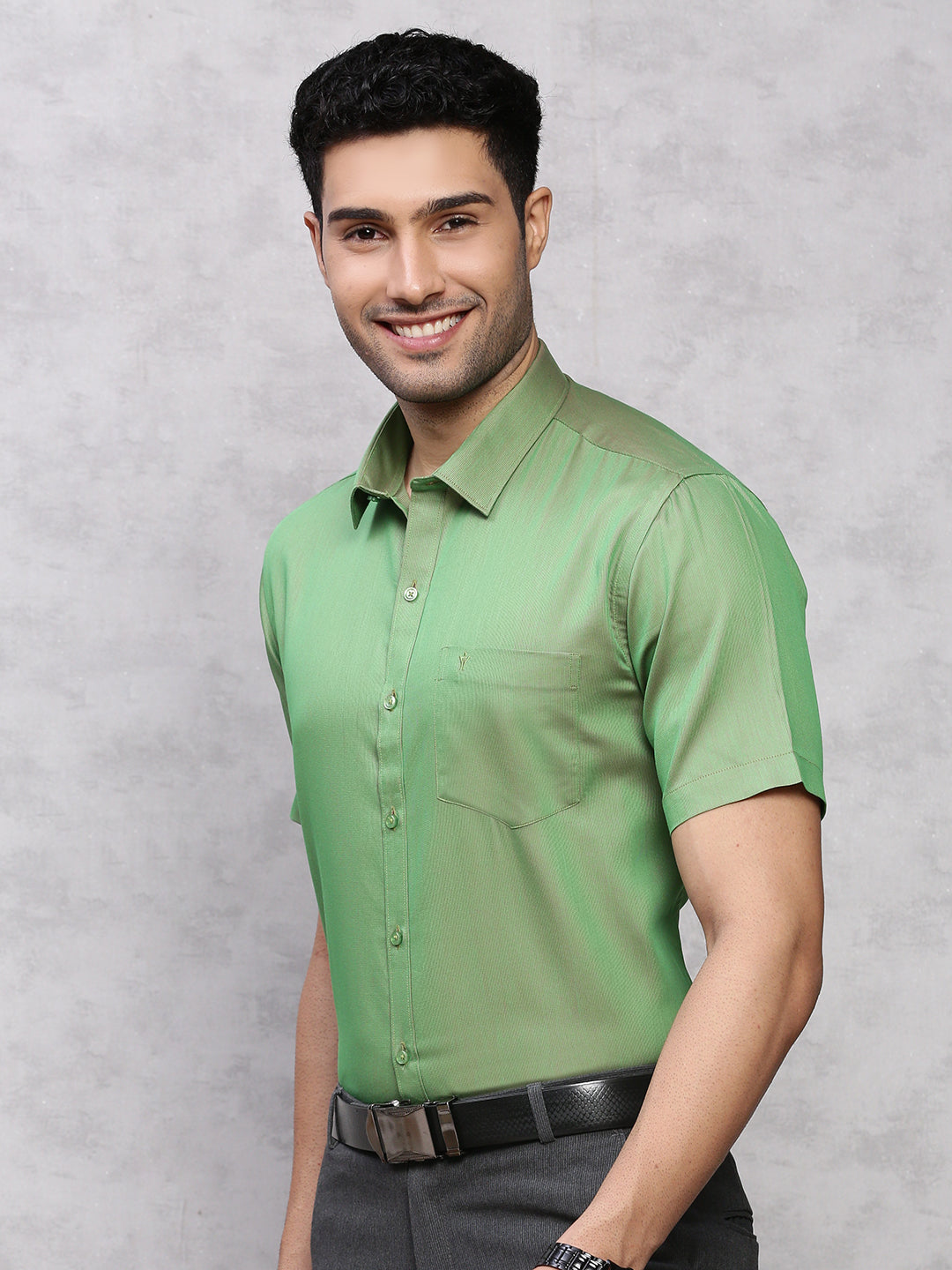 Men Cotton Rich Shirt Green TZ3