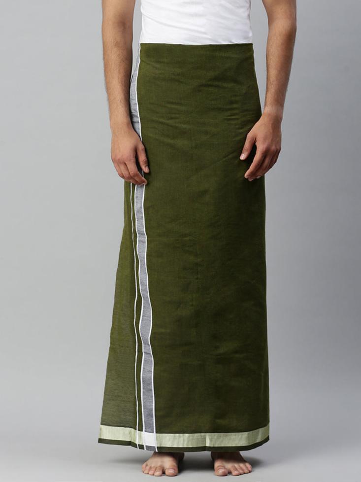 Men C.Green Lungi with Fancy Border Colour Diamond